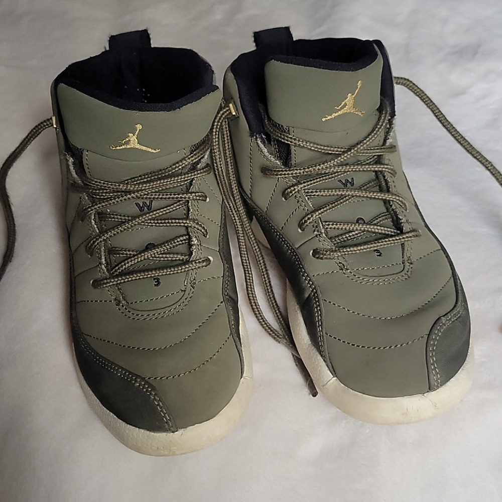 Kids jordan 12's